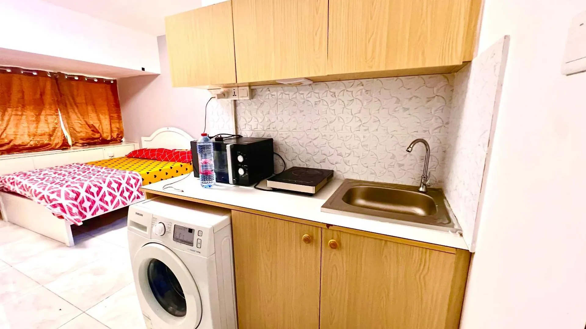 Flats In Dubai Emirates Tower Metro Station location
